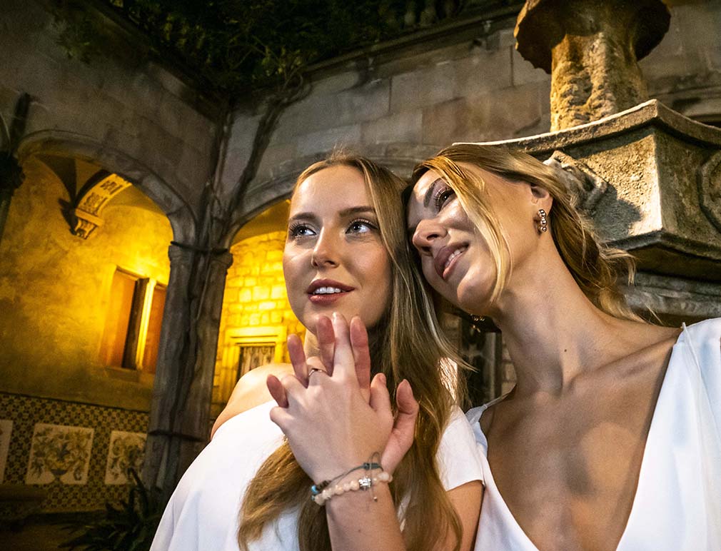 Nuvies en el reportatge del seu casament.